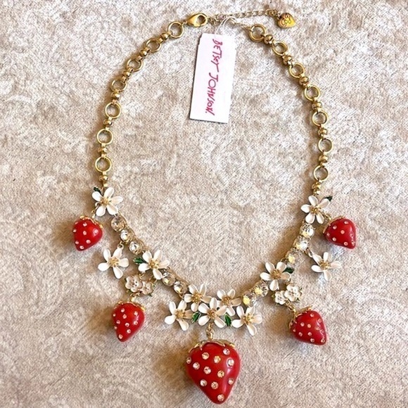 Brand New Betsey Johnson Gold Tone Strawberry Rhinestone Daisy Floral Necklace - Picture 16 of 16